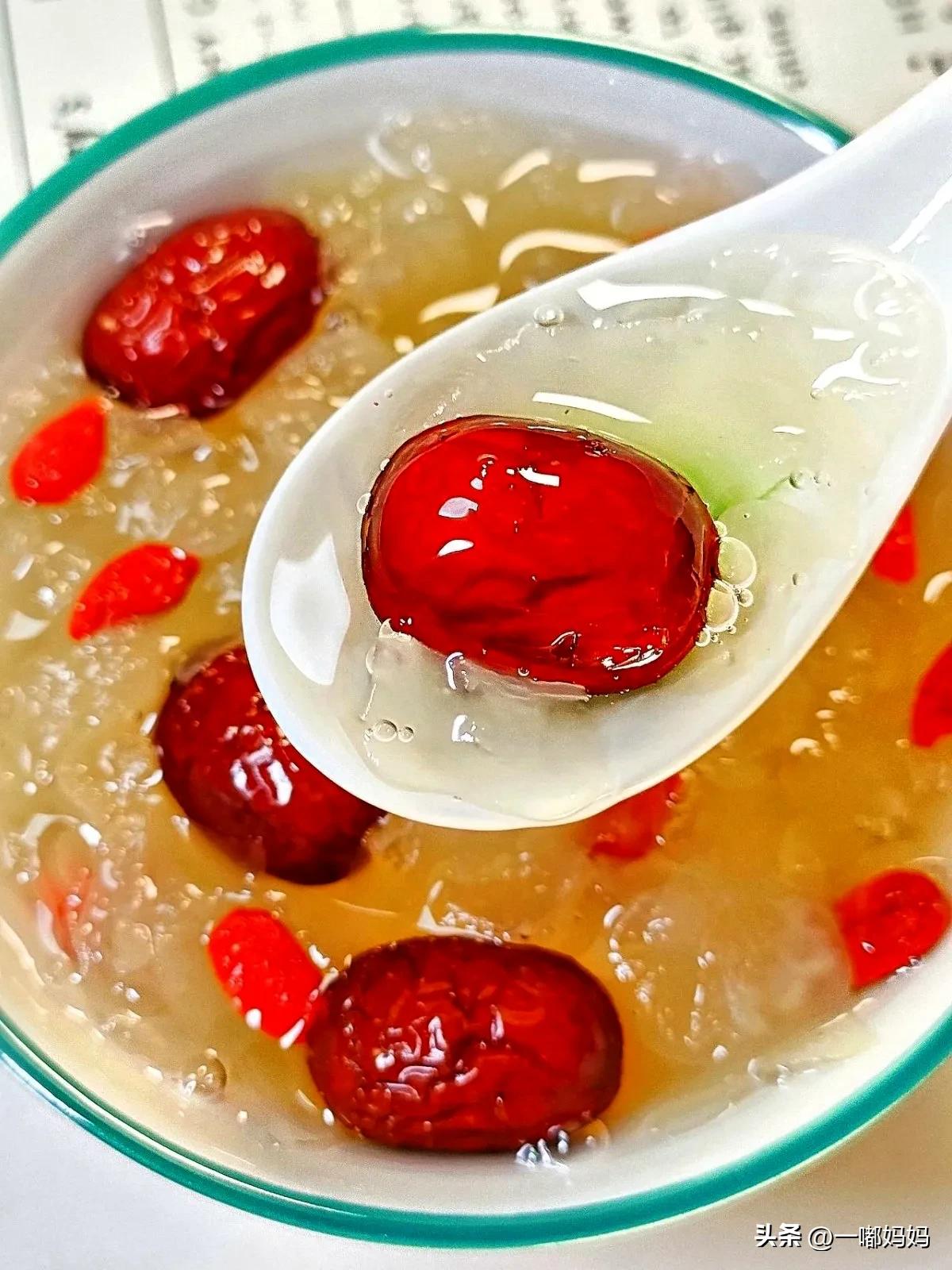 哺乳期媽媽營養食譜_奶水不足寶媽該吃什么_產后哺乳期飲食營養